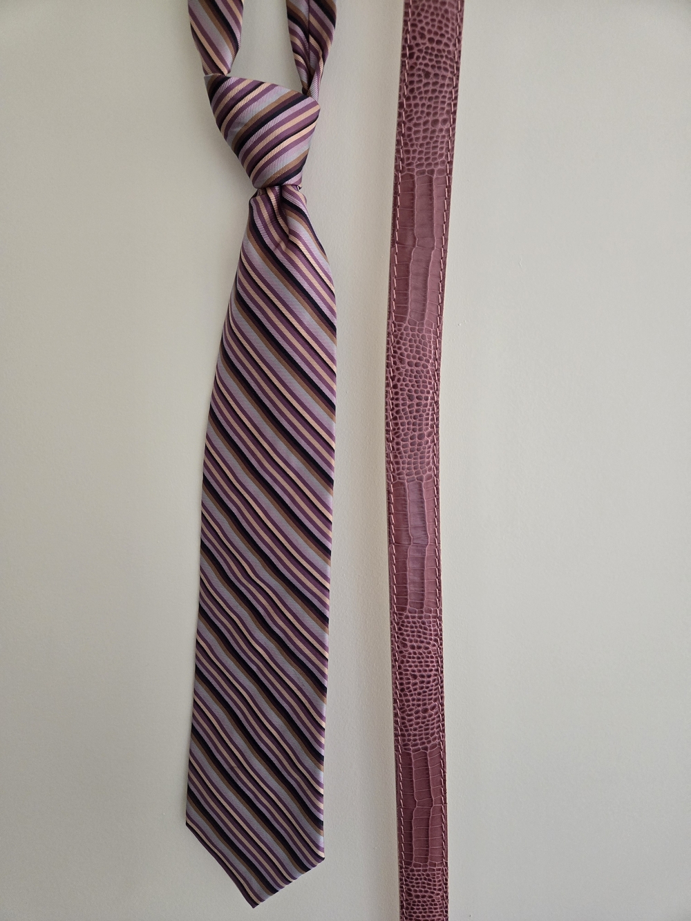 Roger Ximenez Pink Italian Calfskin Leather Belt SZ 36 w/ Matching Ted Baker Tie